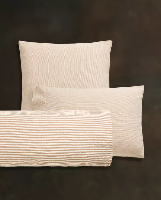 PILLOWCASE WITH NARROW STRIPES